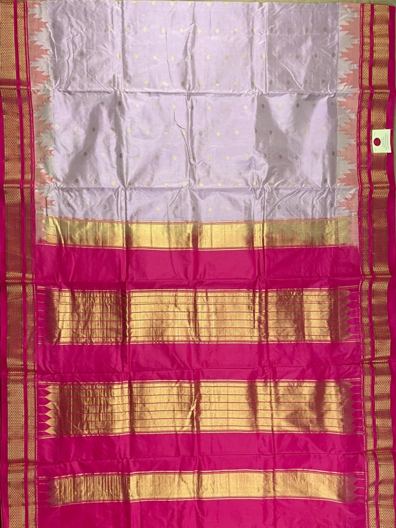 Pallu of lavender pure silk Irkal saree