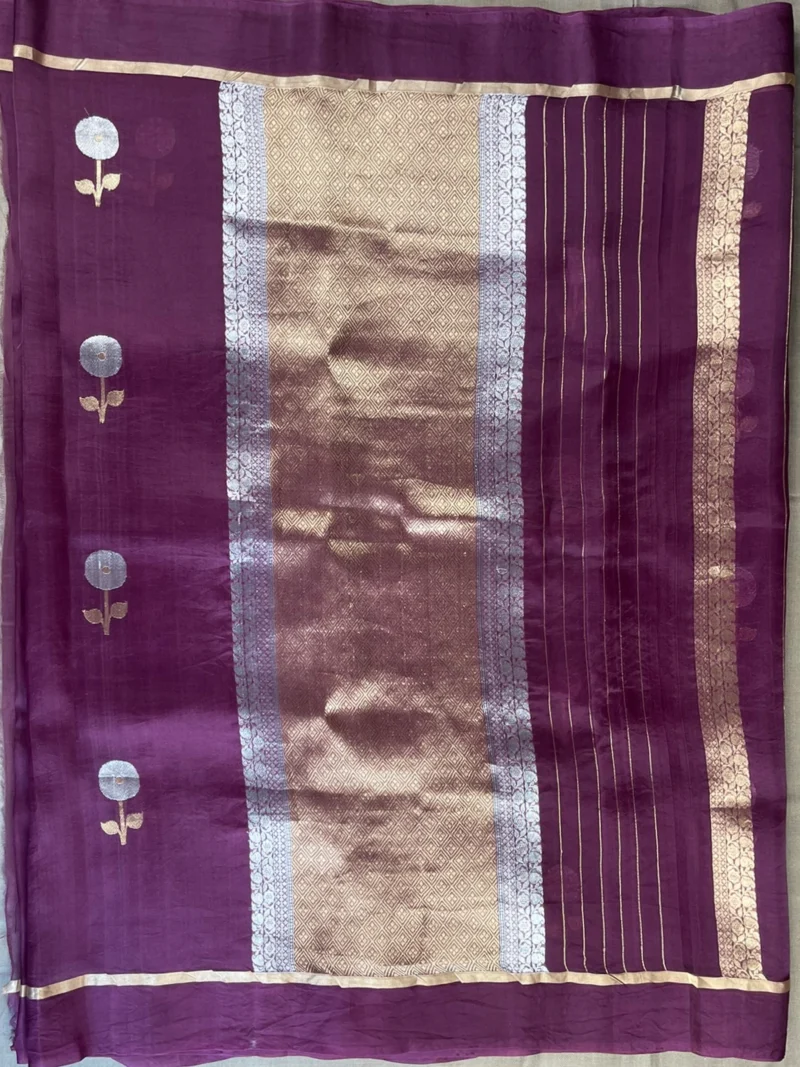 Pallu of maroon pure organza saree