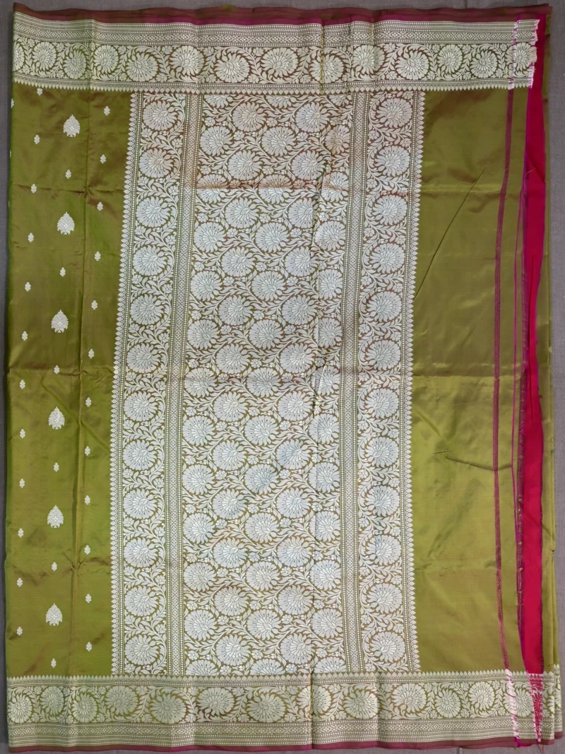 Pallu of Mehndi green pure silk saree