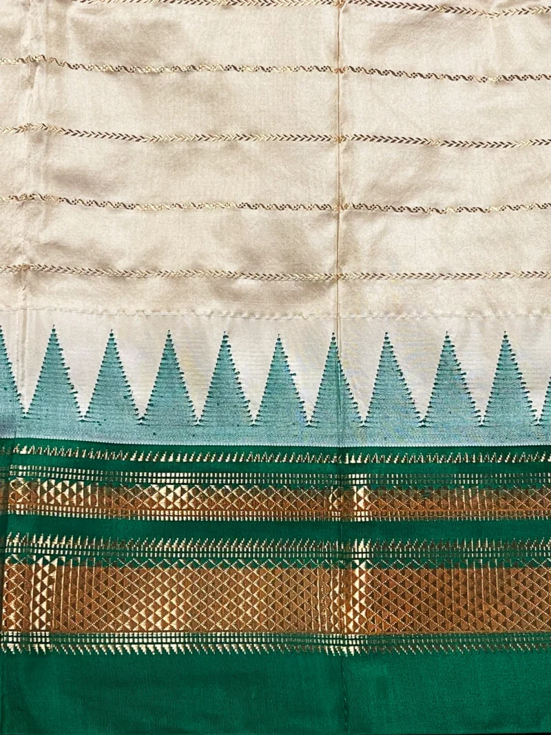 Border closeup of pearl colour pure silk Irkal saree