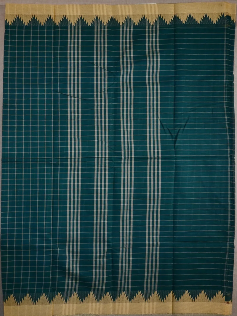 Pallu of dark green cotton saree with beige border