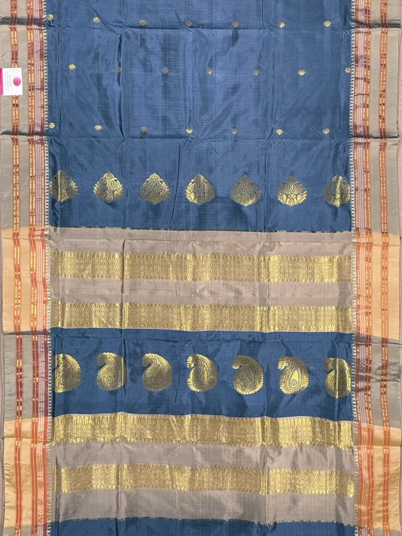 Pallu of grey Narayan Peth pure silk saree