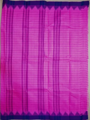Pallu of magenta cotton saree with navy blue checks.