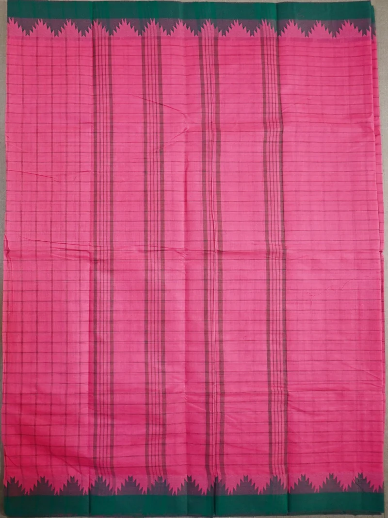 Pallu of pink cotton saree with green border.