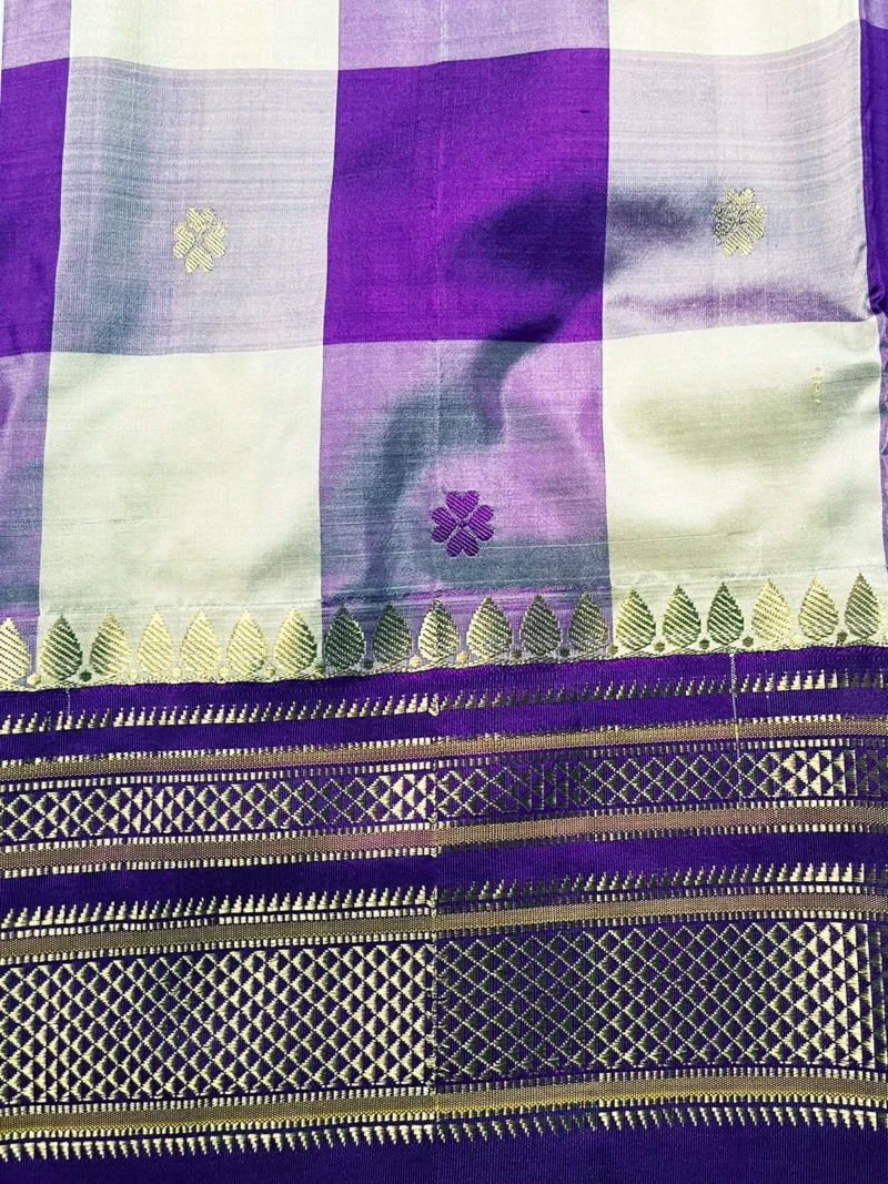border closeup