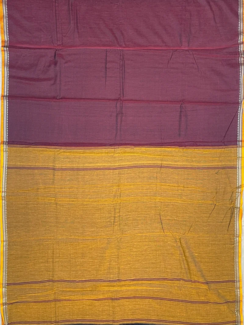 Pallu of maroon cotton Narayan Peth saree