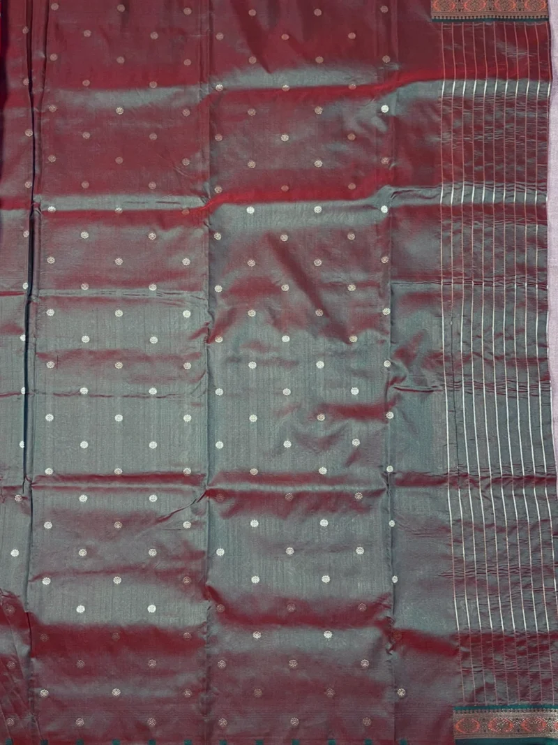 Blouse of red semi Paithani