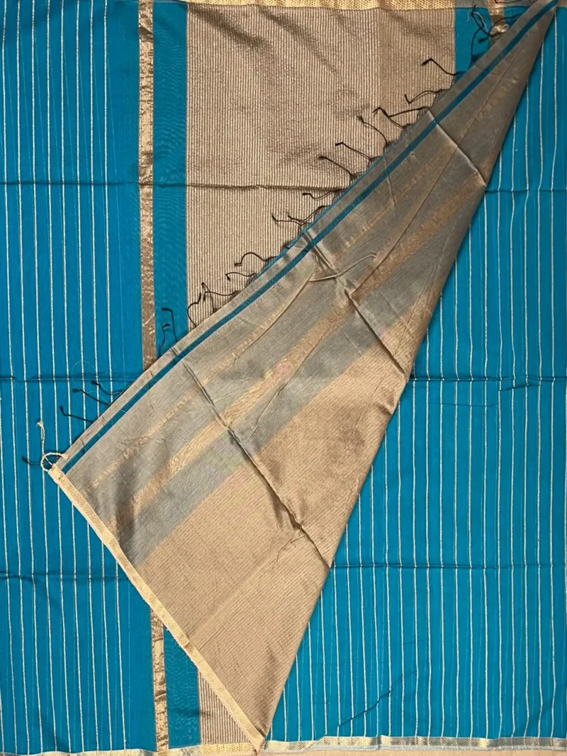 Blouse of blue Maheshwari silk cotton saree with thread lines