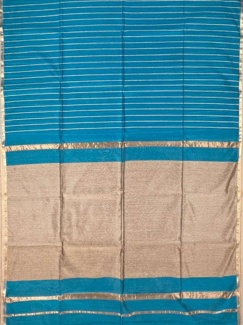 Pallu of blue Maheshwari silk cotton saree with thread lines