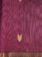 brown-small-border-maheshwari-silk-cotton-border closeup Border closeup of Brown silk-cotton Maheshwari saree