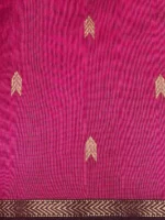 magenta-small-border-maheshwari-silk-cotton-border closeup Border closeup of Magenta silk-cotton Maheshwari saree