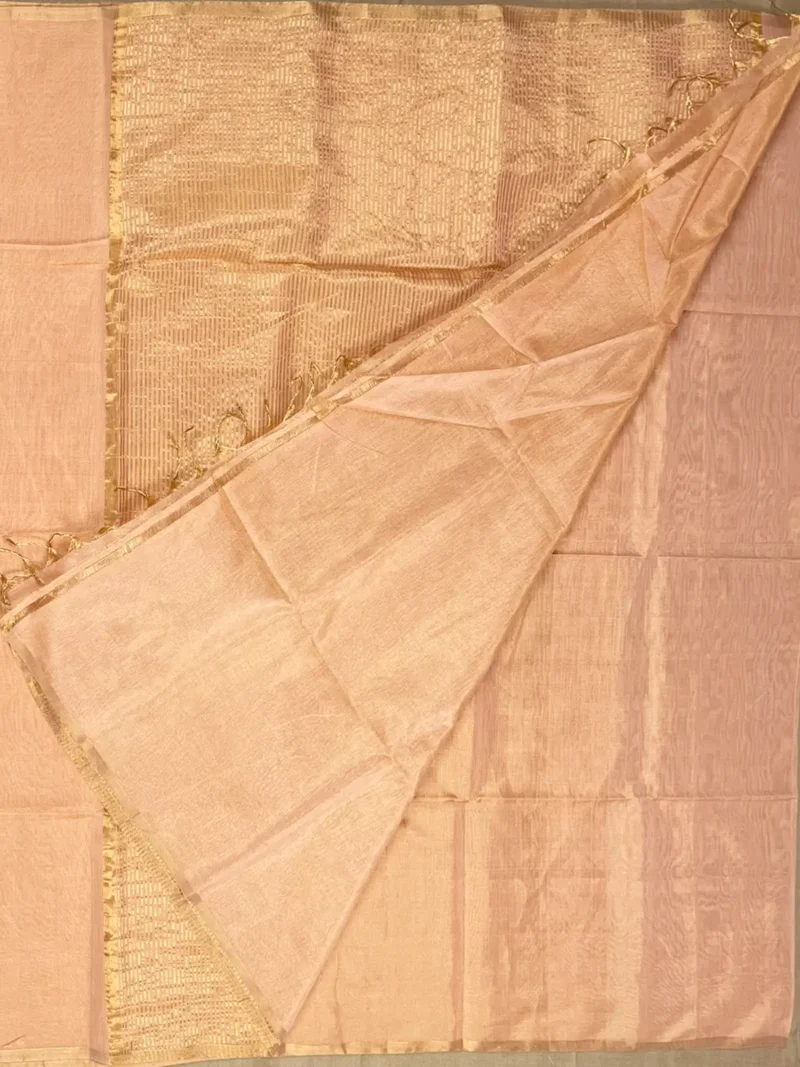 Blouse of peach colour plain tissue-cotton Maheshwari saree