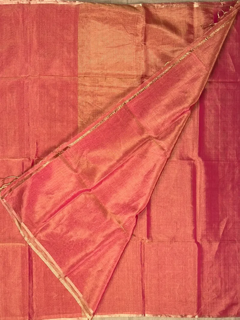 Blouse of pink plain tissue-cotton Maheshwari saree