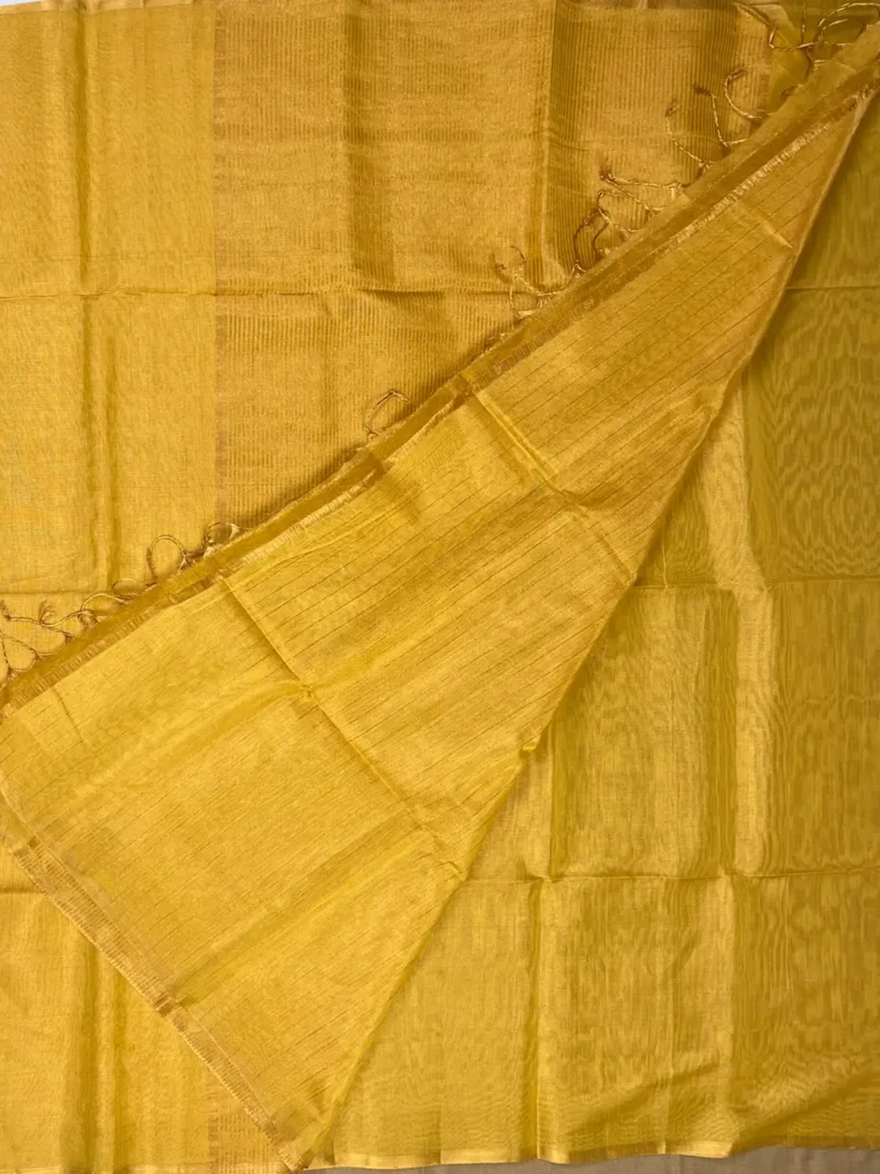 Blouse of yellow plain tissue-cotton Maheshwari saree