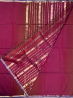 Blouse of Maroon shaded plain silk-cotton Maheshwari saree