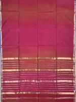 Pallu of Maroon shaded plain silk-cotton Maheshwari saree